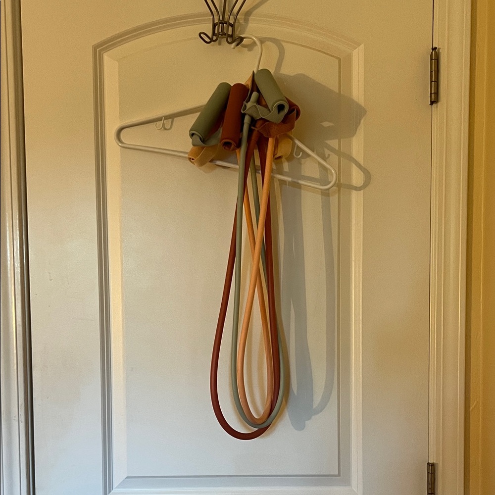 Blogilates Brand Set Resistance Bands in neutral cool tones